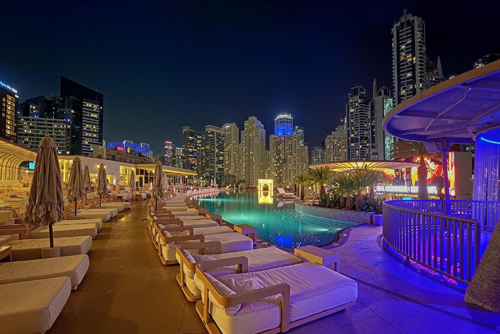 호텔 수영장 전경