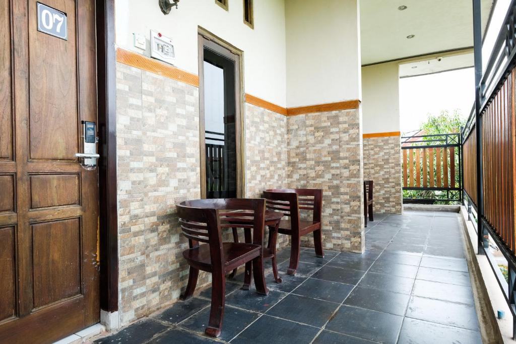 RedDoorz near Mojokerto Train Station 外観