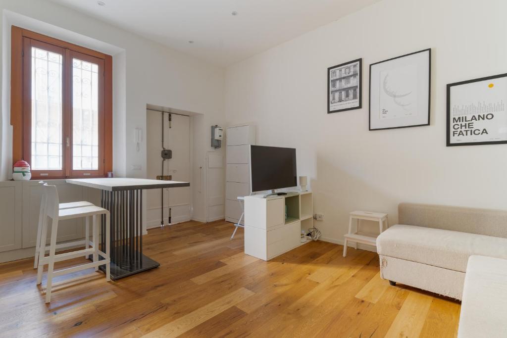 GuestHost - M5 Isola Cozy Apartment - 4