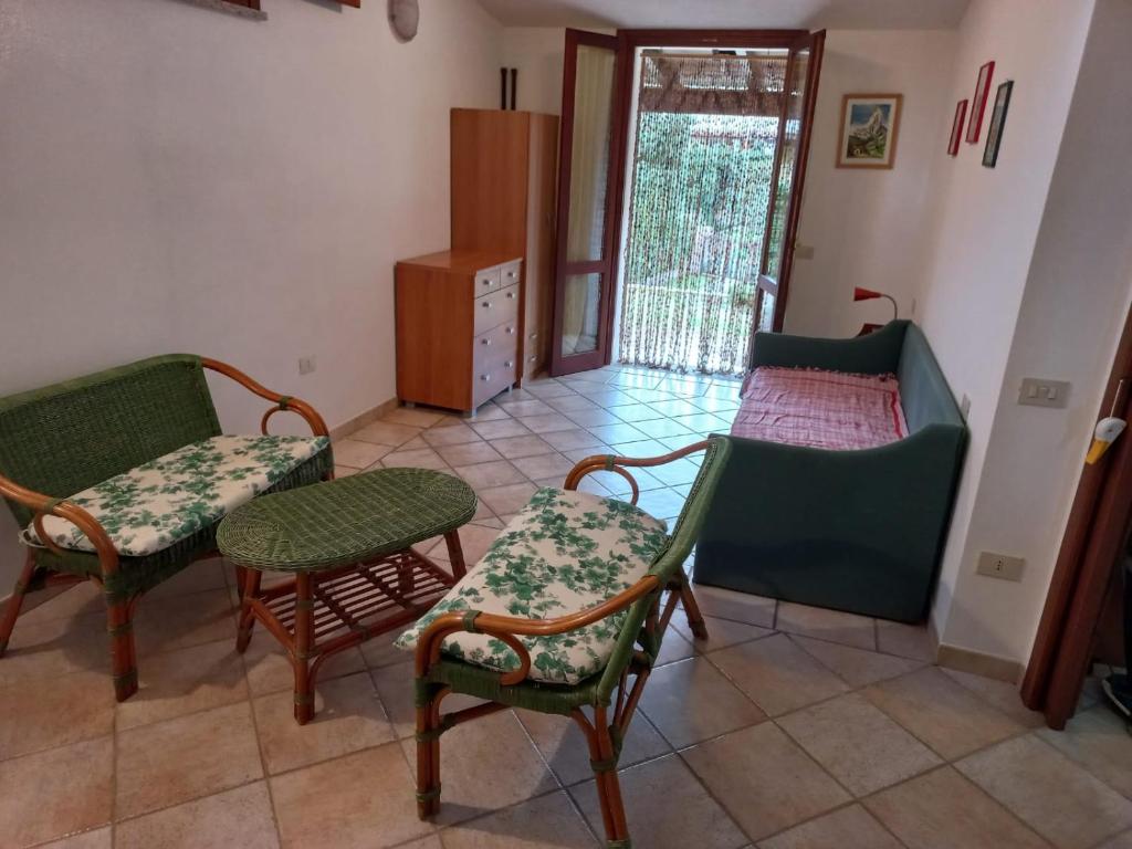 Casa Pepe, Confortevole villetta con giardino a 2 min dal mare - 2