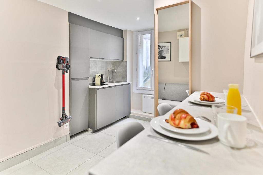 Compact Studio in Central Paris Practical & Convenient - 4