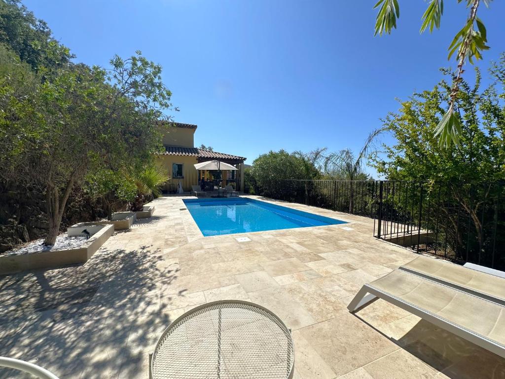 Villa ELODIE climatisée pour 10 personnes avec piscine privée, vue sur les collines et la mer, sur le domaine de Valcros à La L - 3