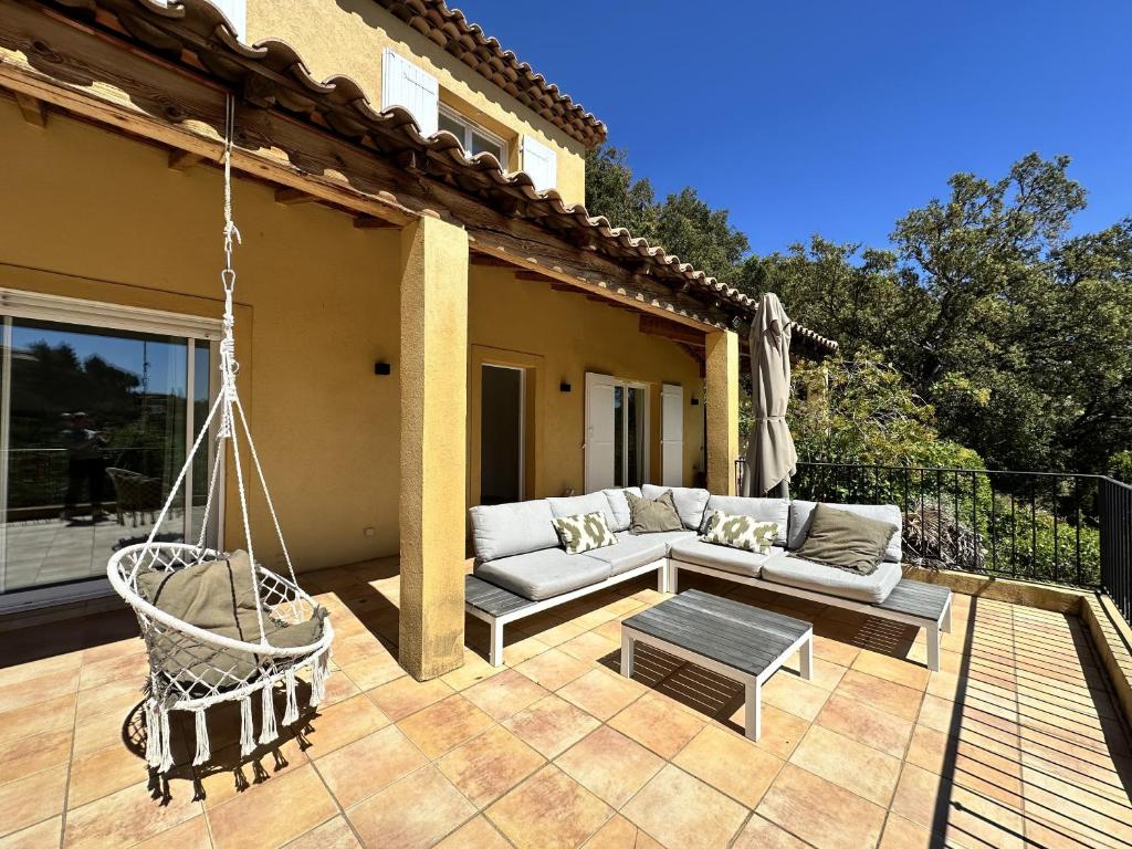 Villa ELODIE climatisée pour 10 personnes avec piscine privée, vue sur les collines et la mer, sur le domaine de Valcros à La L - 5