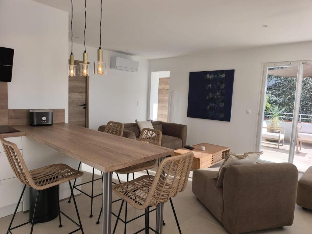 Cosy Riviera Apartment with Terrace near the beach - 2