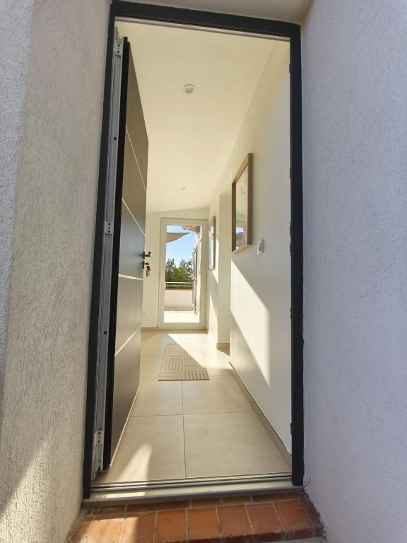 Cosy Riviera Apartment with Terrace near the beach - 3