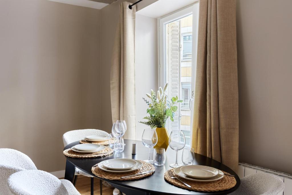 Bright Air-Conditioned Apartment in the Marais - 5