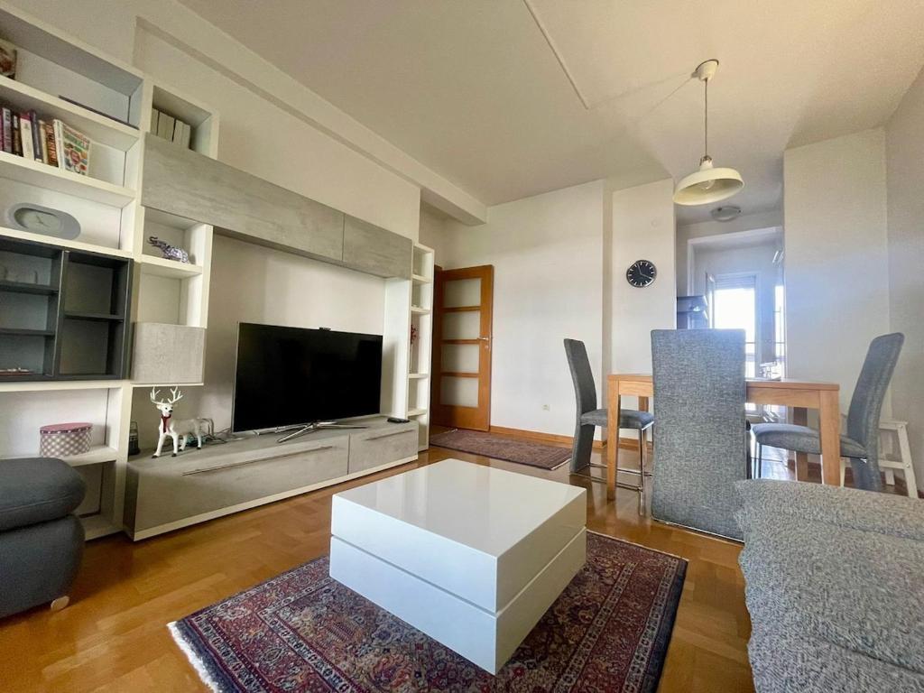 2 BR WorkNest at Dorcol - 1