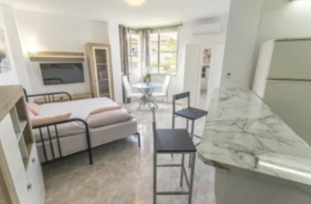 Canovas Nerja - Estudio Corona Playa - 4