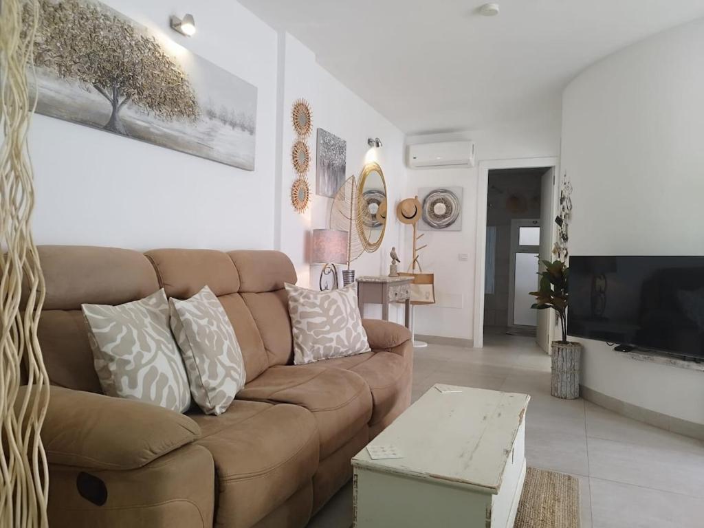Puerto del Carmen, terrace, beach 100 m away - 3