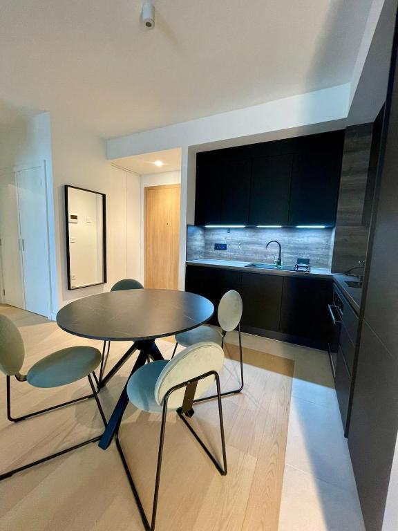Urban Pearl 1BR at BW - 3