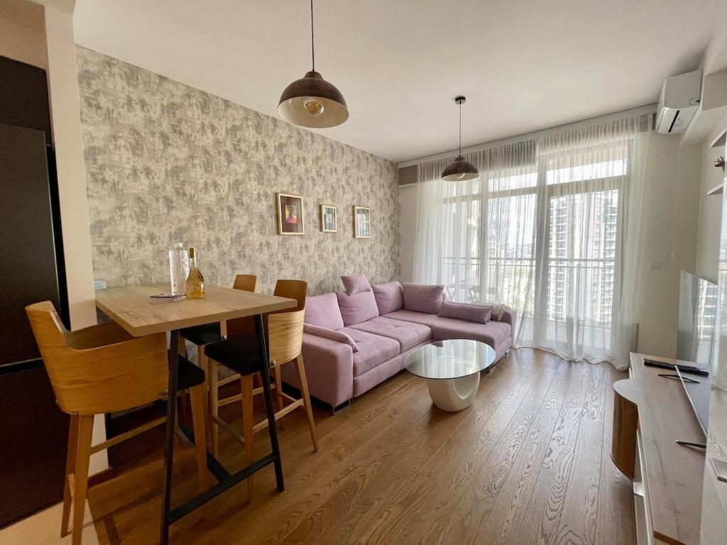 Romantic One Bedroom Home at BW-City and Park View - 1