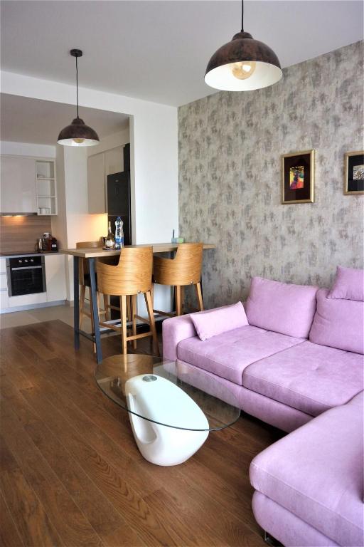 Romantic One Bedroom Home at BW-City and Park View - 3