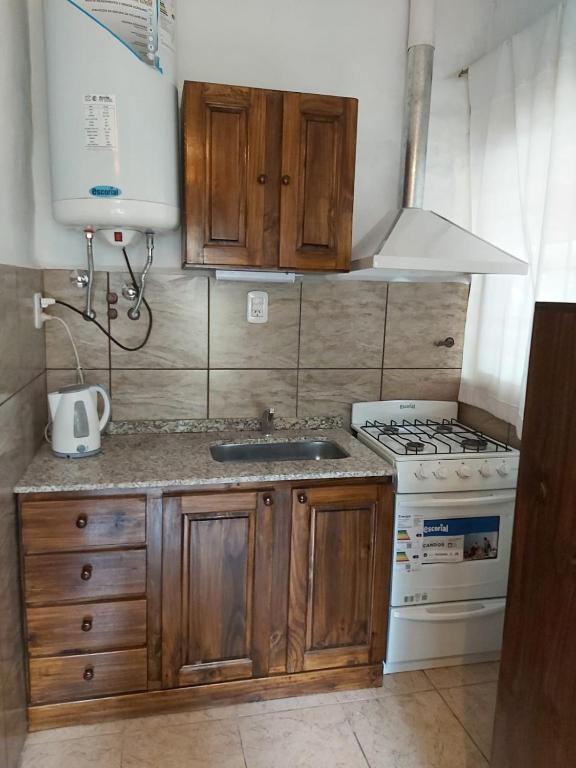 Cabaña - casa - chalet con pileta a minutos de Villa Carlos Paz para 8 personas - 4