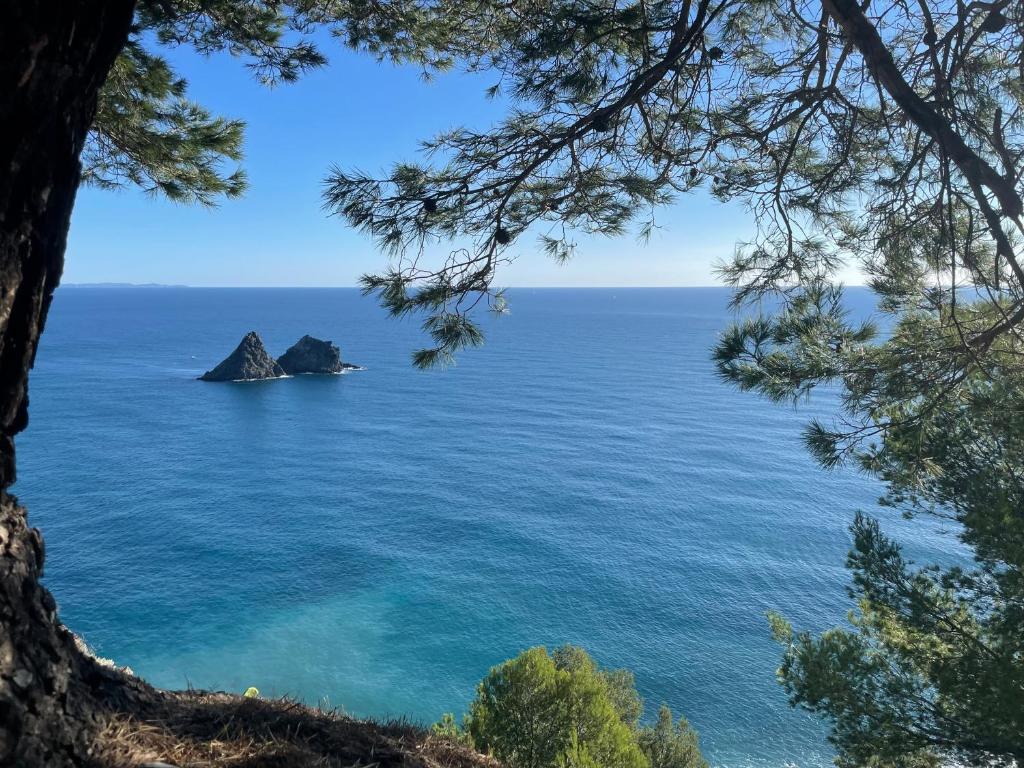 Vue mer incroyable, piscine, tennis et accès plage - 3 chambres - 2