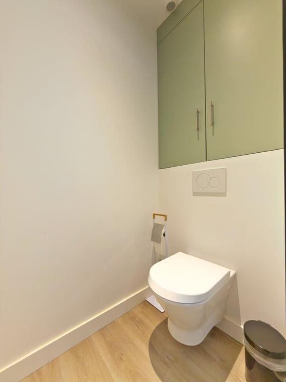 Grand Square -5 min from train station & center - 2