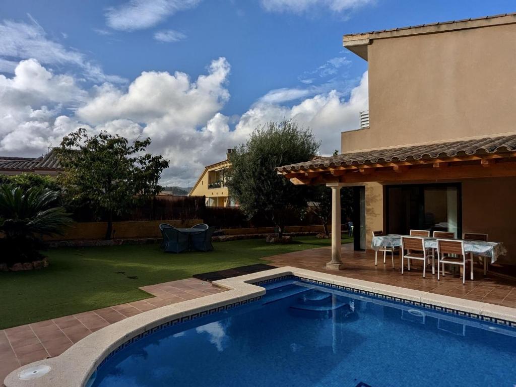 EVH105 - Casa con piscina privada - 3