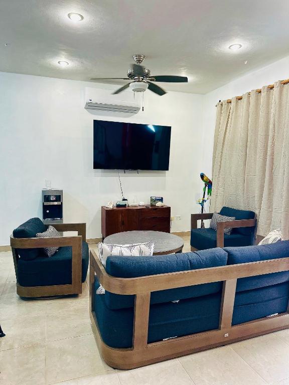 Spacious 3-story private house with ocean view - 4