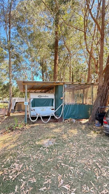 Casa Rodante Fija y Pileta en el bosque Punta del Este - camping - - 2