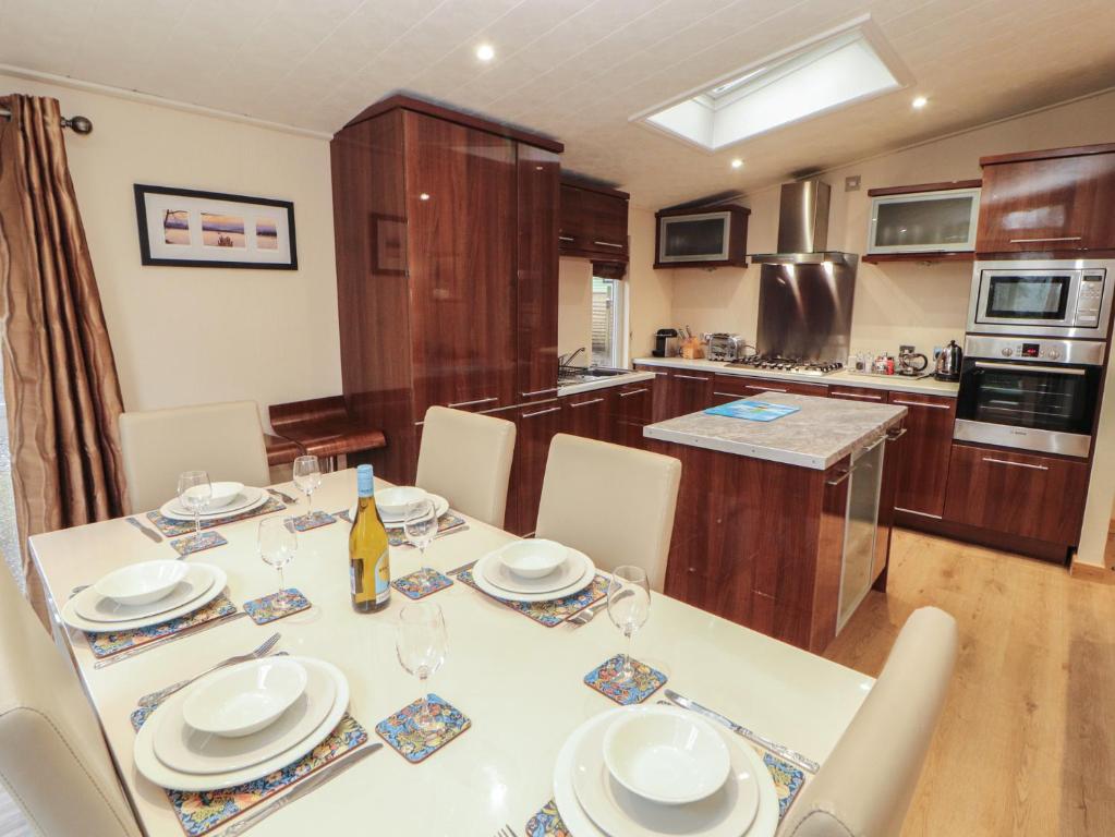Beech Hill Lodge, Fallbarrow Park photo 6