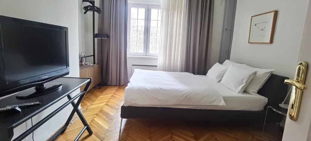 Two Bedroom Apartment Obilicev Venac - 1