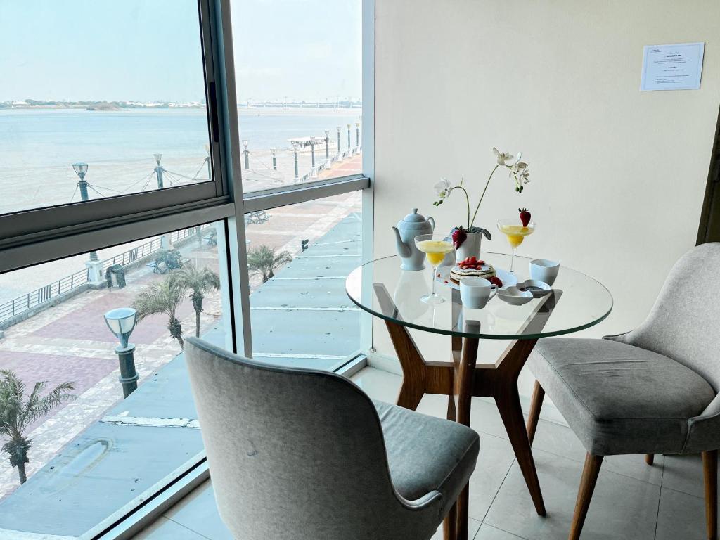 River View Suite Pool, Gym, Jacuzzi, AC & Hot Water - 4