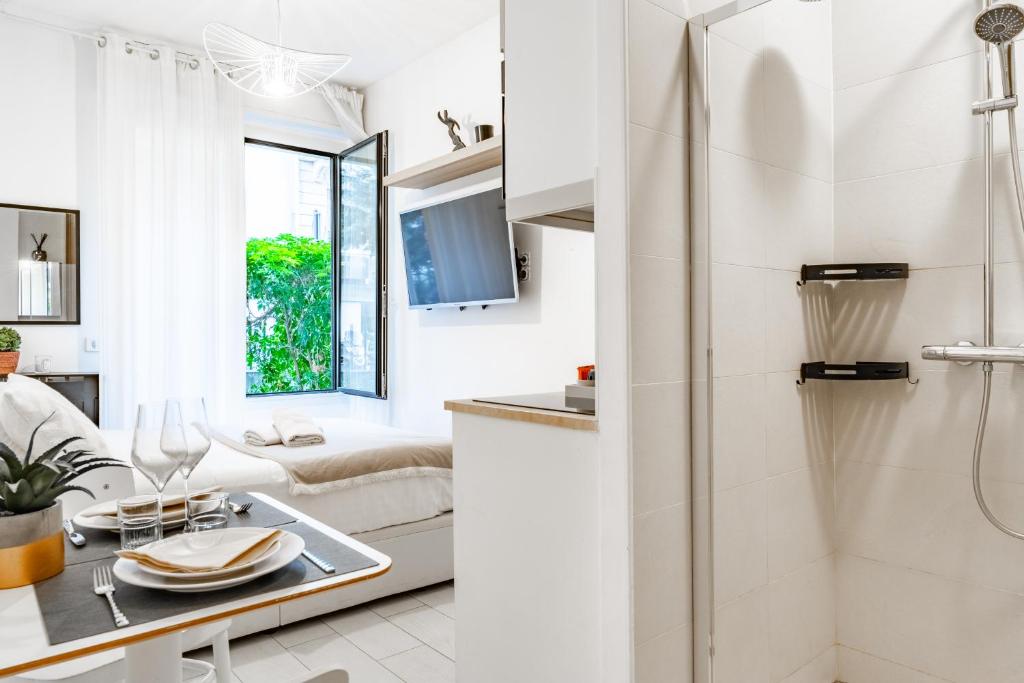 Charming & Cozy Apartment Near the Eiffel Tower - 2