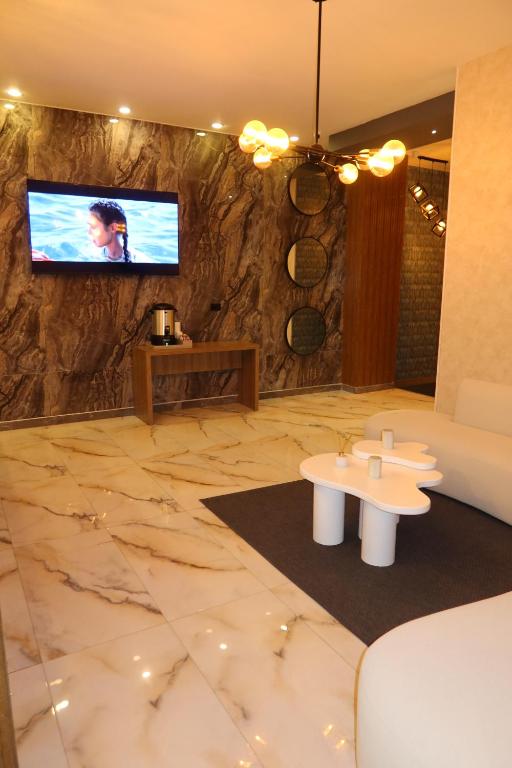 WH HOTEL - 5