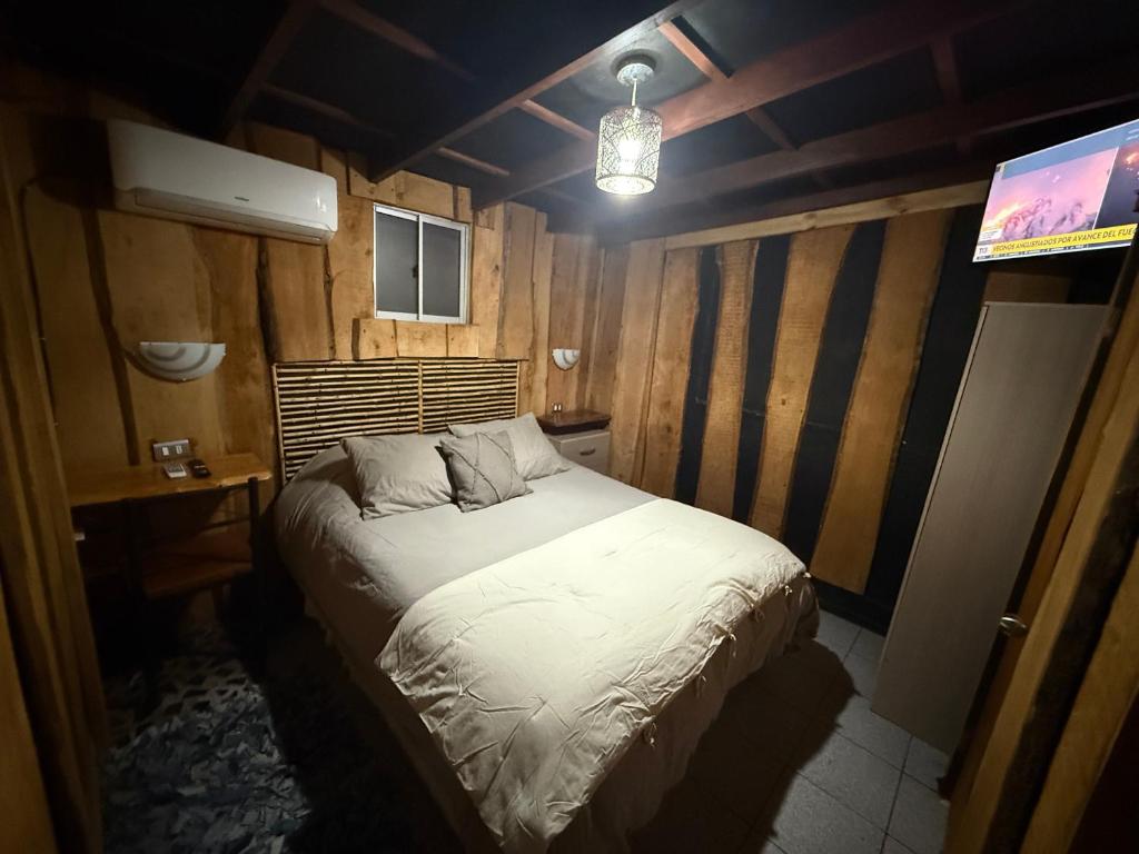 Hostal a una cuadra del Mall con desayuno incluido, aire acondicionado y estacionamiento - 3