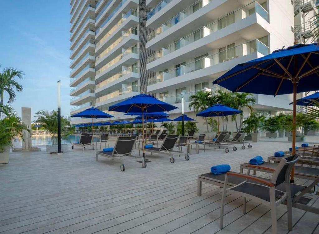Apartaestudio con hotel y playa - 1