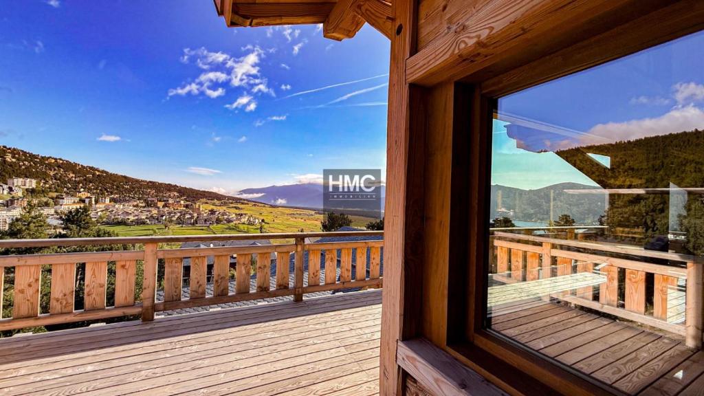 Agane skis aux pieds jacuzzi et vue montagne - 2