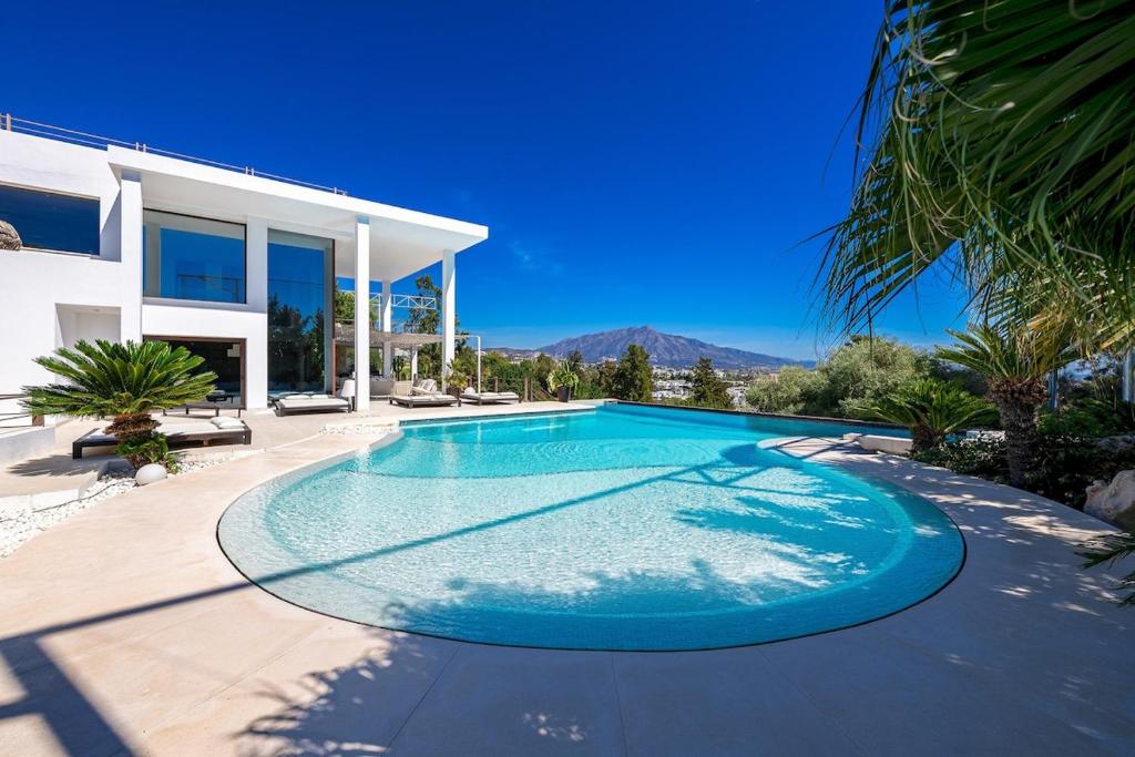 Marlux Stay Luxury Villa Piscine, Jacuzzi, golf, sea view 21p - 1