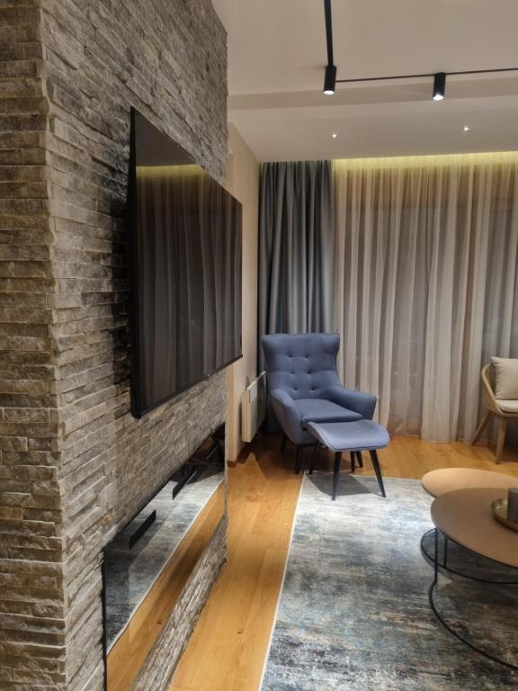 Royal Garden Luxury Spa Apartment with Sauna and Jacuzzi - 3