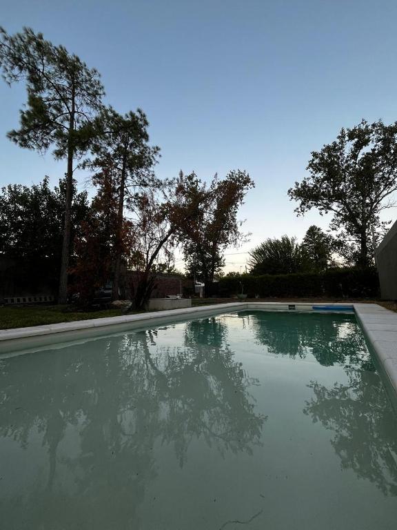 Casa con pileta Funes - 2