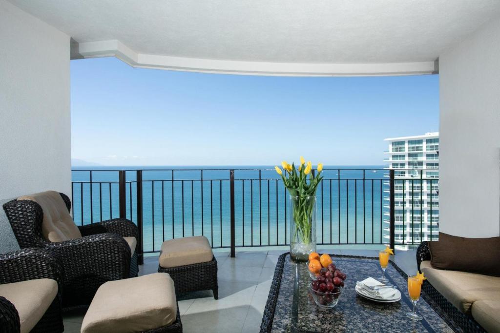 Grand Venetian Beachfront Condo - 1