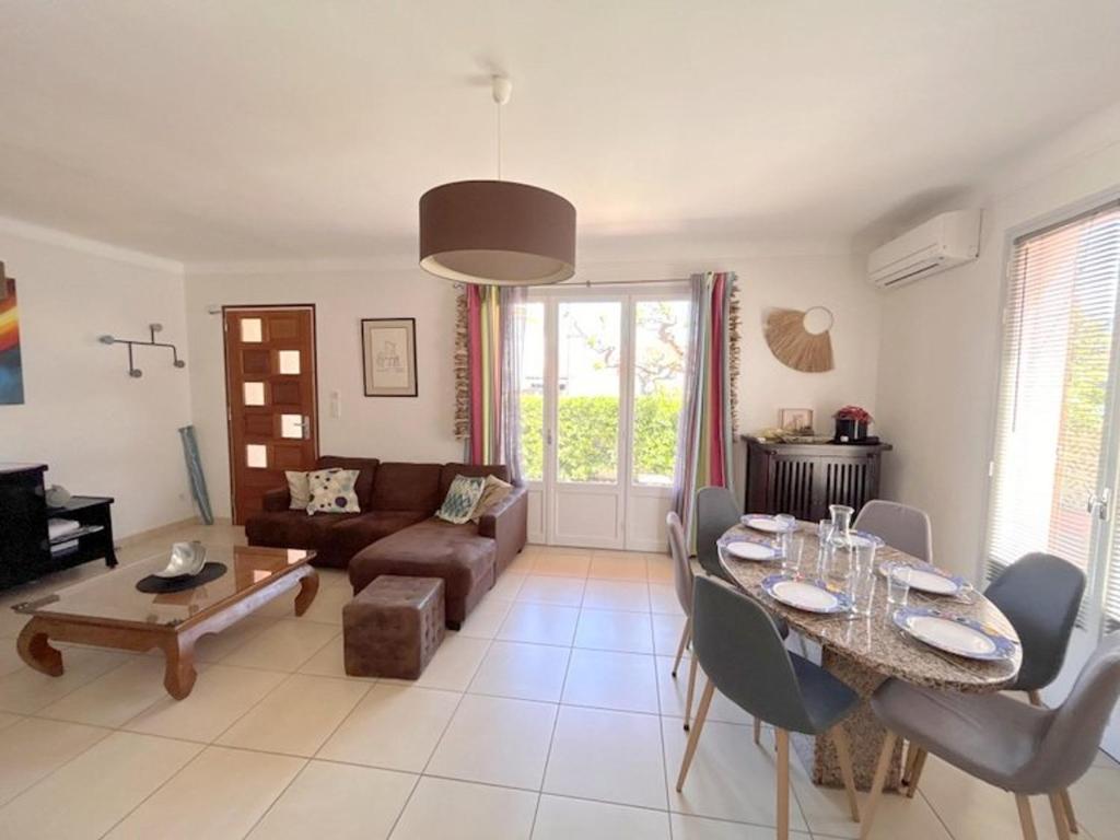 Maison climatisée 3* à 50m de la plage, pour 6 pers avec jardin, WiFi et parking – Le Barcarès - FR-1-529-22 - 2