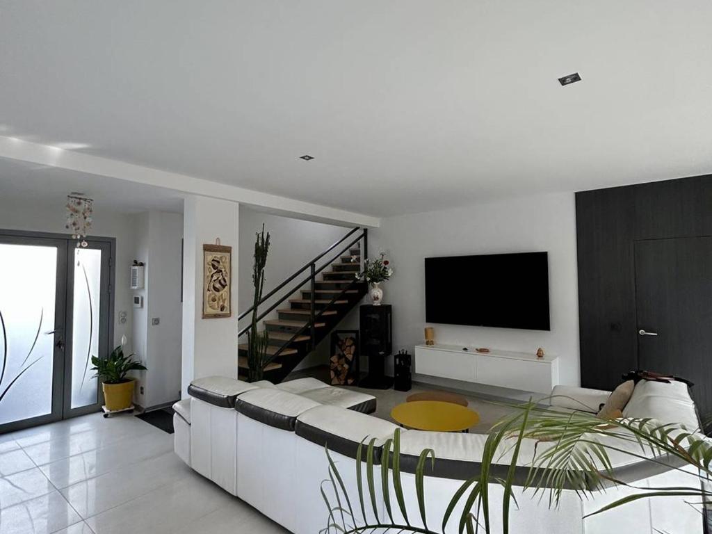 Villa Contemporaine avec Piscine Privée et Climatisation à 15min Plages - FR-1-529-251 - 5