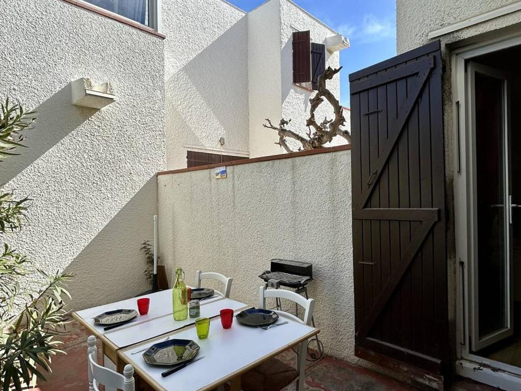 Appartement T2 avec Terrasse, Climatisation et Parking à 300m de la Plage au Barcarès - FR-1-529-258 - 1
