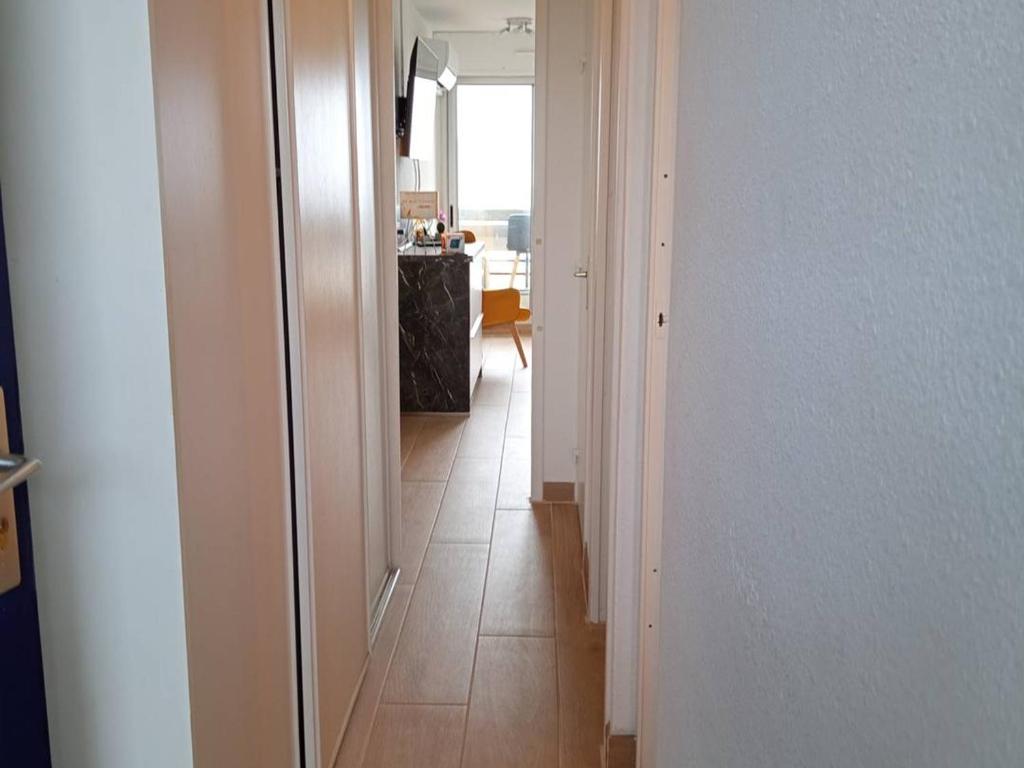 Appartement moderne avec climatisation, balcon et parking - FR-1-696-63 - 4