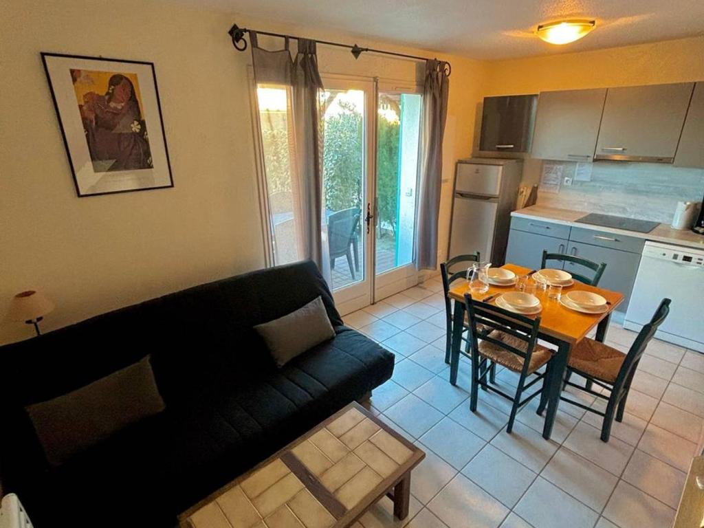 Charmante maisonnette 4 pers avec piscine et terrasse à 1,5 km de la plage - FR-1-529-282 - 3