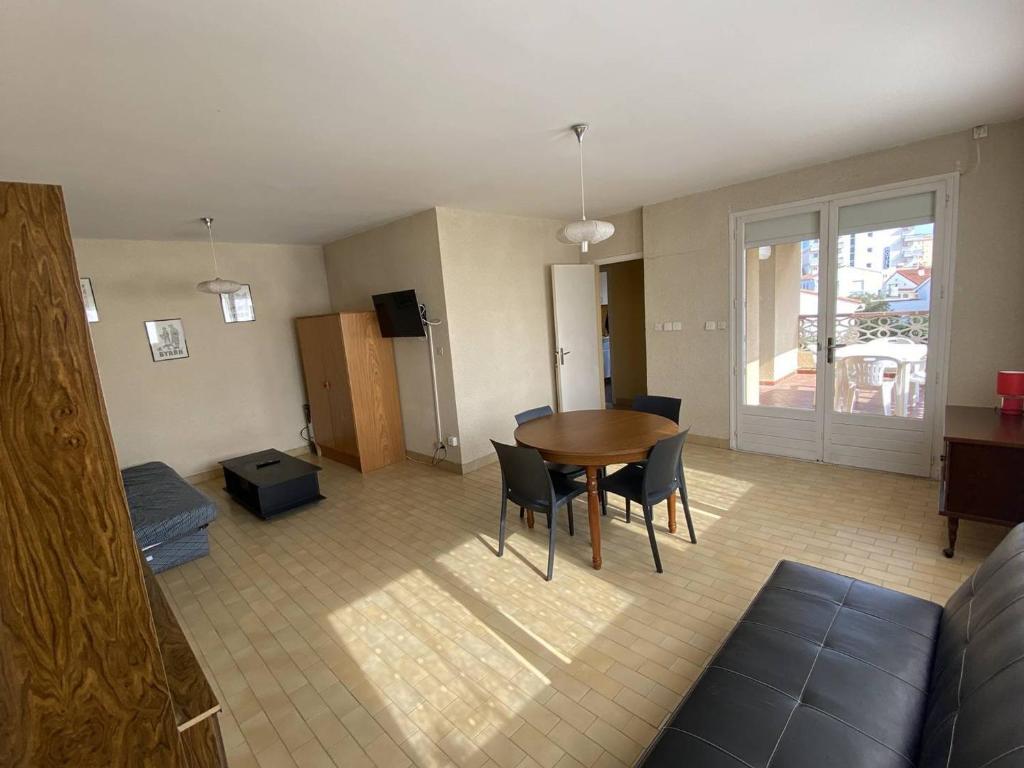 Appartement 3 pièces avec terrasse et parking à Canet-Plage - FR-1-696-101 - 2