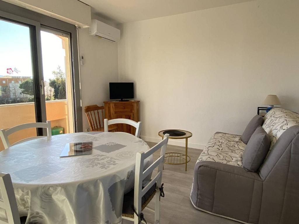 T2 climatisé avec parking à Canet Plage, proche mer - FR-1-696-115 - 2