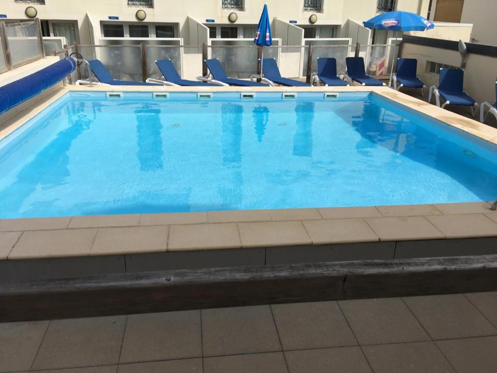Studio 2 personnes avec Wi-Fi, résidence avec piscine - FR-1-197-640 - 2
