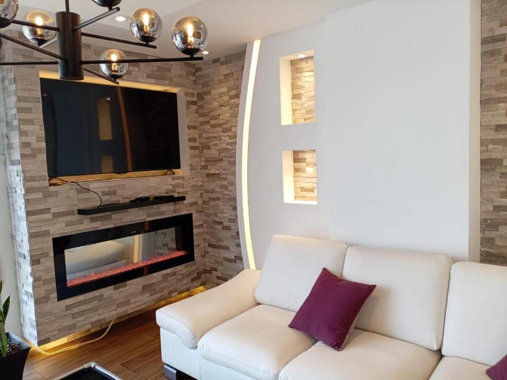 Apartamento de Lujo con Ubicación Privilegiada - 2