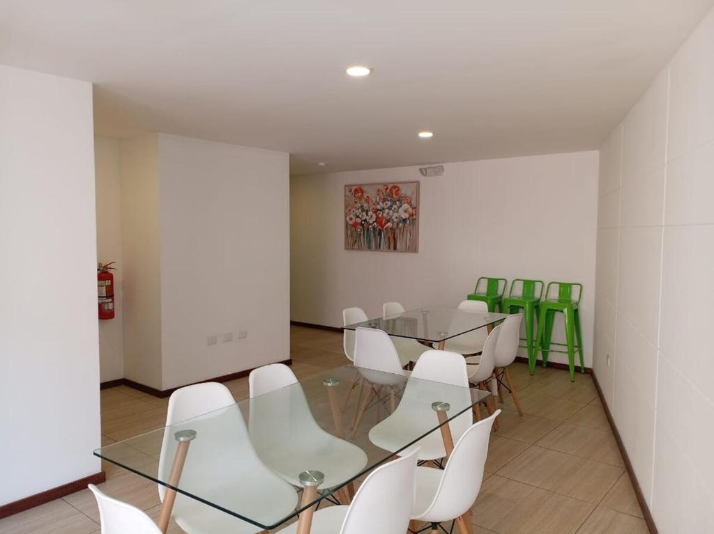 Apartamento de Lujo con Ubicación Privilegiada - 3