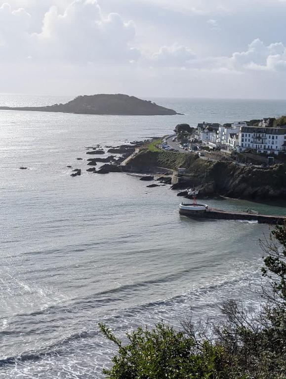 Peaceful Home in Looe with Stunning Views photo 6