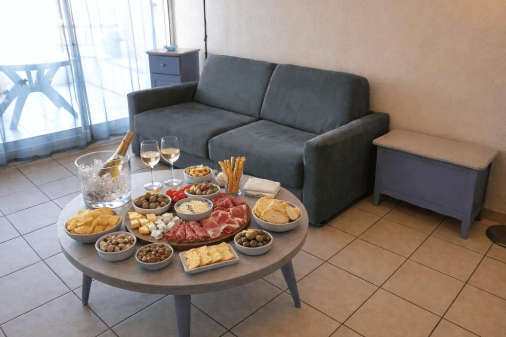 Fréjus location bord de Mer Piscine Parking Terrasse Wifi - 4
