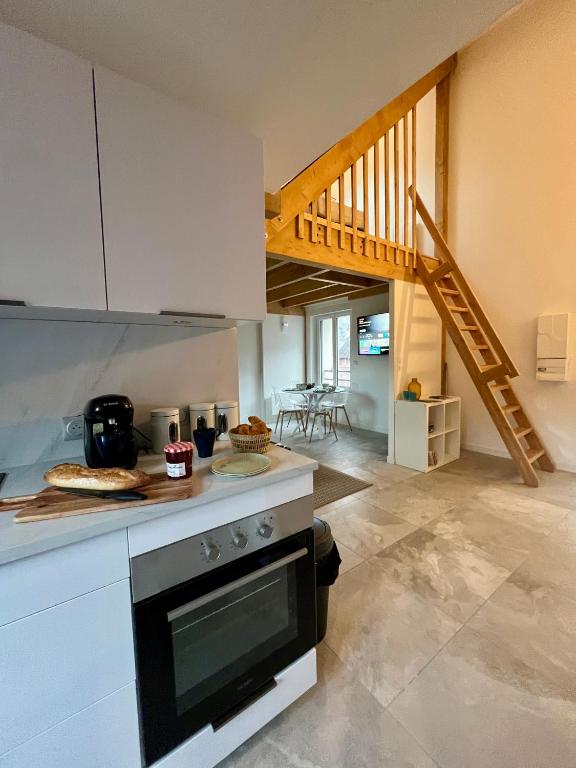 Le Vieux Bourg Apartment 3, Modern 2 bedroom Apartment - 4