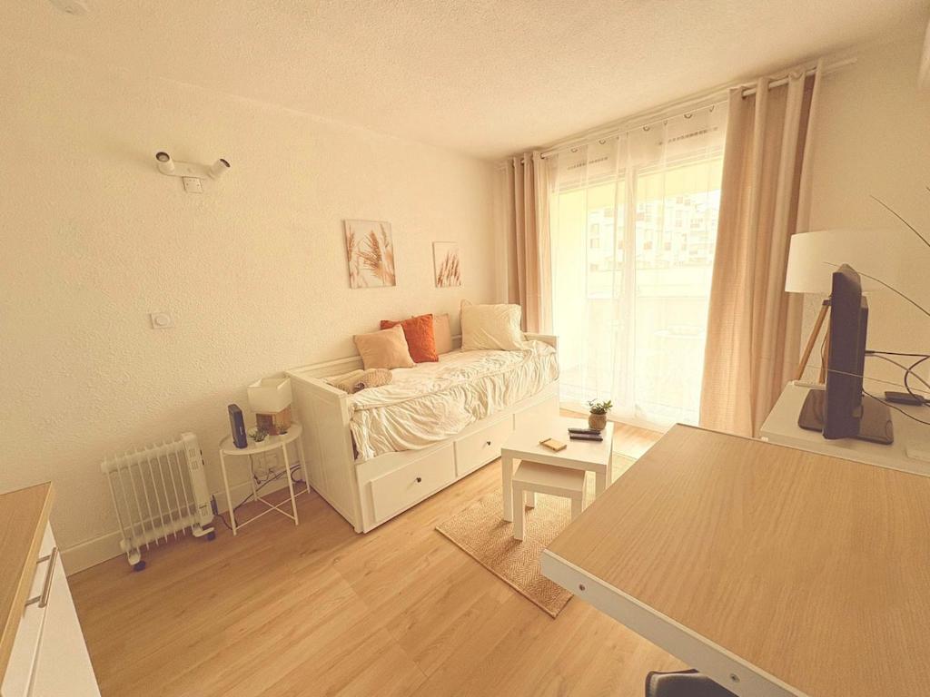 Studio avec balcon, centre-ville, clim, wifi & plage - 4