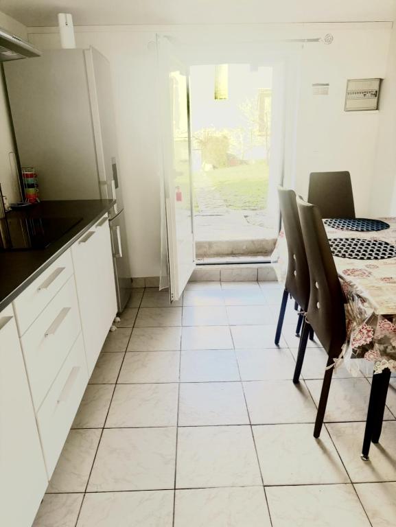 Appartement rez-de-chaussée avec jardin, climatisation et parking - 4
