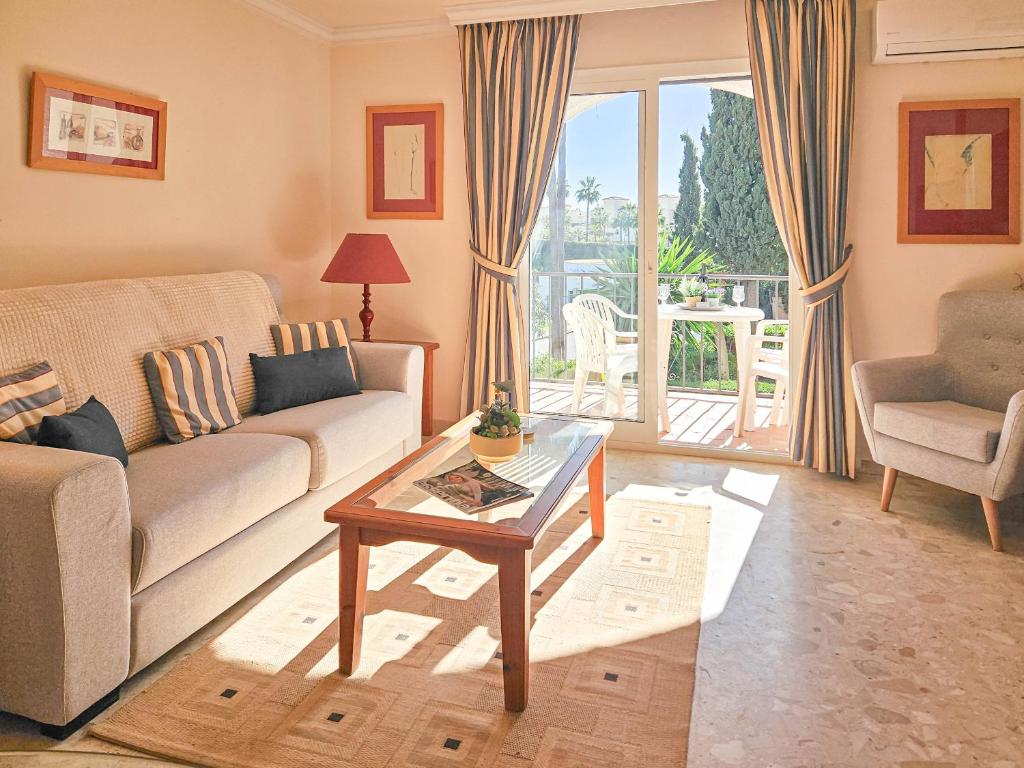 2 bedroom property in Las Farolas, Mijas Costa - 5
